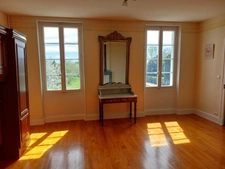 MAISON DE MAITRE AVEC  DEPENDANCES DEUX PIGEONNIERS SUR PARC DE 5000M²