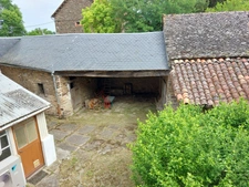 MAISON EN PIERRE RENOVEE  200m² avec deuxieme batisse autonome à amenager en gîte 