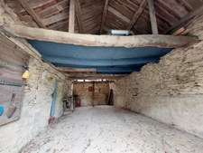 MAISON EN PIERRE RENOVEE  200m² avec deuxieme batisse autonome à amenager en gîte 