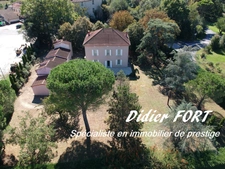 MAISON DE MAITRE  RENOVEE AVEC DEPANDANCES  EN FUTUR GITE ET PARC ARBORE  