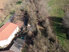 CORPS DE FERME AVEC 2 MAISONS RENOVEES ET NOMBREUSES DEPENDANCES A 10 MINUTES D'ALBI SUD 