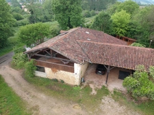 CORPS DE FERME RENOVE AVEC  EQUIPEMENT POUR 2 CHEVAUX GRANDES DEPENDANCES SUR 1,2ha