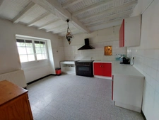 MAISON EN PIERRE RENOVEE  200m² avec deuxieme batisse autonome à amenager en gîte 