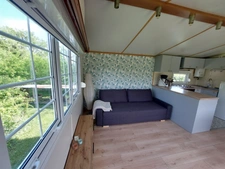 CORPS DE FERME AVEC DEPENDANCES ET GRAND MOBILHOME SUR TERRAIN SUR VEGETALISE DE 2ha16a90ca aux allures de camping! 250000€