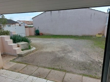 VILLA CONTEMPORAINE RECENTE AVEC PISCINE