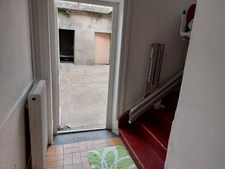 Maison dans centre ville 90m² T4 rénovée , avec garage/buanderie + terrasse +cour interieure +jardin +préau  95000€