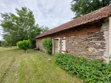 MAISON EN PIERRE RENOVEE  200m² avec deuxieme batisse autonome à amenager en gîte 