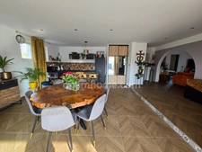 Appartement en rez-de-jardin entièrement rénové(13110)
