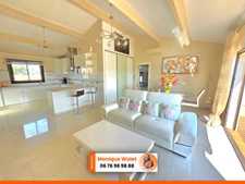 Magnifique propriété de 198 m² avec piscine, jardin, salle de sport avec jaccuzzi et sauna !