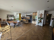 Appartement en rez-de-jardin entièrement rénové(13110)