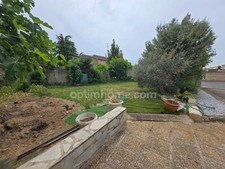 Maison traditionnelle non mitoyenne en impasse – 178,33 m² avec garages et fort potentiel à Istres