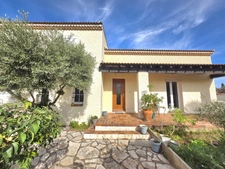 Maison traditionnelle avec piscine à vendre à Fos-sur-Mer – 4 chambres et terrain de 750 m²