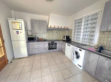 Maison traditionnelle non mitoyenne en impasse – 178,33 m² avec garages et fort potentiel à Istres