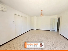  Istres : Appartement T2 Rénové avec Balcon - Calme et proche de la plage !