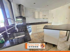 Magnifique propriété de 198 m² avec piscine, jardin, salle de sport avec jaccuzzi et sauna !