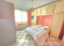 Maison traditionnelle non mitoyenne en impasse – 178,33 m² avec garages et fort potentiel à Istres