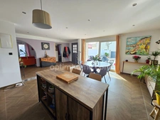 Appartement en rez-de-jardin entièrement rénové(13110)