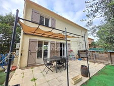 Grande maison familiale T8 avec piscine et jardin – Proche commerces