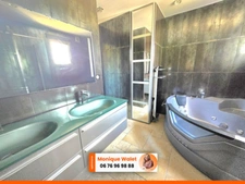Magnifique propriété de 198 m² avec piscine, jardin, salle de sport avec jaccuzzi et sauna !