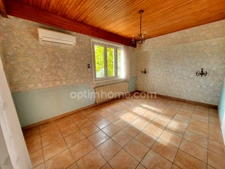 ? Grande maison Spacieuse avec Vue dégagée et Piscine à Saint Mitre les Remparts ? Emplacement Idéal ?