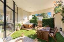 Appartement 104 m2, possibilité studiio indépendant- Véranda,  2 terrasses-jardin, parking privatif, cave