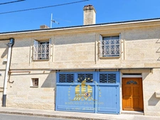 Maison de ville avec grand garage et patio, 62 m² habitables, Bordeaux rive droite