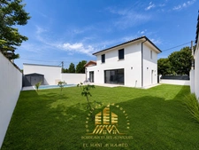 Maison familiale contemporaine avec piscine et jardin – Proche Bordeaux