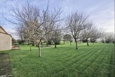 Bel ensemble Immobilier composé de 3 lots sur 13 112 M2
