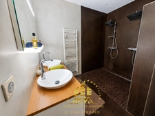 POMPIGNAC – VILLA CONTEMPORAINE AVEC PISCINE ET PRESTATIONS HAUT DE GAMME
