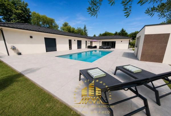 POMPIGNAC – Élégante villa contemporaine avec piscine, aux portes de Bordeaux
