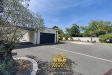 POMPIGNAC – Élégante villa contemporaine avec piscine, aux portes de Bordeaux