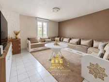 Maison de ville avec grand garage et patio, 62 m² habitables, Bordeaux rive droite