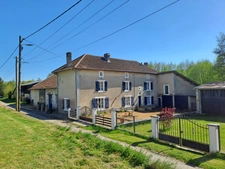 Proche Belgique et Luxembourg, Propriété de charme avec activité touristique de 384 m² habitable 