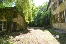 À vendre – Ancienne brasserie à rénover – Bâtisse de caractère proche Belgique et Luxembourg – Idéal gîtes ou habitat partagé