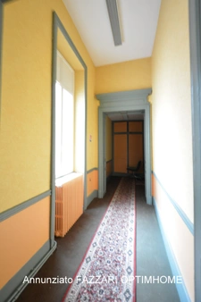 A vendre, proche Belgique et Luxembourg, une bâtisse exceptionnelle de 1900, entièrement construite en pierre de taille, située au cœur de Montmédy. 