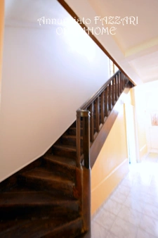 À vendre en exclusivité à Stenay (Meuse) – Spacieuse maison de ville de 235 m² avec garage, cour, 4 chambres et grenier aménageable