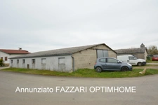 À vendre en exclusivité, proche de la Belgique et du Luxembourg, situé à Lion-devant-Dun, bâtiment à usage de garages et de stockage 
