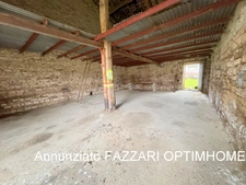 À Vendre, proche de la Belgique et du Luxembourg, une maison à rénover avec grange de 95 m² et terrain sur 653 m² !