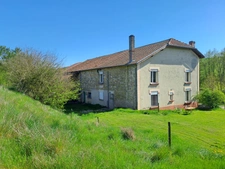 Ancien Corps de ferme de caractère avec dépendances – Terrain de 5960 m² – Proche Belgique & Luxembourg