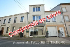 EXCLUSIVITÉ – IMMEUBLE DE RAPPORT AVEC LOCAL COMMERCIAL ET APPARTEMENT T3 À MONTMÉDY (55600)