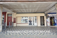 À vendre en exclusivité : Grande maison de ville historique à rénover, avec commerce – centre-ville de Stenay (proche Belgique et Luxembourg)