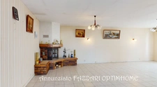 A vendre en exclusivité, proche de la Belgique et du Luxembourg, un ancien corps de ferme de 144 m² habitable avec 400 m² environ de dépendance !