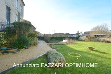 À Vendre en exclusivité à Dun sur meuse, Grande Maison de Maître avec Revenus Locatifs, proche Belgique et Luxembourg ! 244 m² habitables – Terrain clos et arboré de 934 m² 
