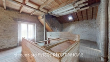 A vendre en exclusivité, proche de la Belgique et du Luxembourg, un ancien corps de ferme de 144 m² habitable avec 400 m² environ de dépendance !