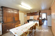 À VENDRE en exclusivité, proche de la Belgique et du Luxembourg, un ancien corps de ferme à Quincy-Landzécourt d’une surface habitable de 134 m² (4 chambres) sur une parcelle d’environ 900 m² !