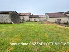 À Vendre, proche de la Belgique et du Luxembourg, une maison à rénover avec grange de 95 m² et terrain sur 653 m² !