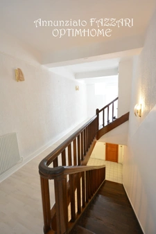 À vendre en exclusivité à Stenay (Meuse) – Spacieuse maison de ville de 235 m² avec garage, cour, 4 chambres et grenier aménageable
