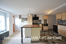 À vendre en exclusivité, proche de la Belgique et du Luxembourg, une Maison de village de 132 m² habitables (5 chambres) avec terrain sur l’arrière de 295 m² !