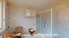 A vendre en exclusivité, proche de la Belgique et du Luxembourg, une spacieuse Maison individuelle de plain-pied de 132 m² habitable, 4 chambres, sur un beau terrain clos et arboré de 1530 m² ! 