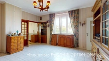 A vendre en exclusivité, proche de la Belgique et du Luxembourg, un ancien corps de ferme de 144 m² habitable avec 400 m² environ de dépendance !